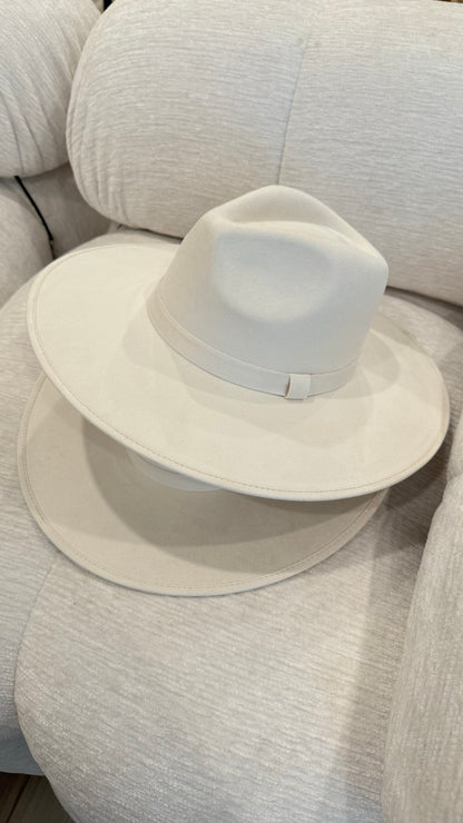 Suede Fedora in Ivory