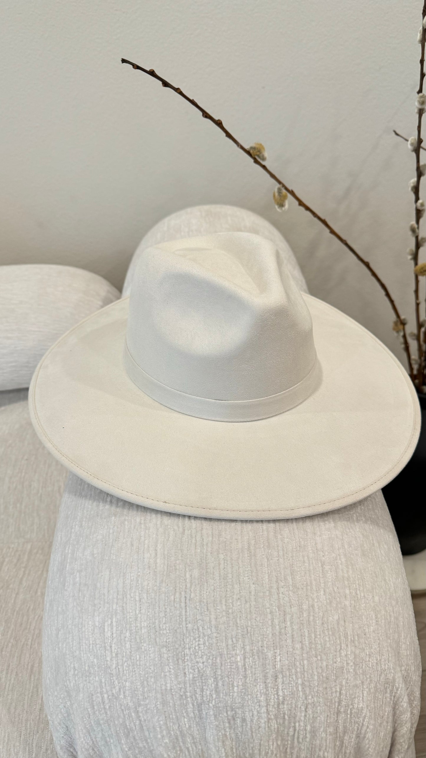 Suede Fedora in Ivory