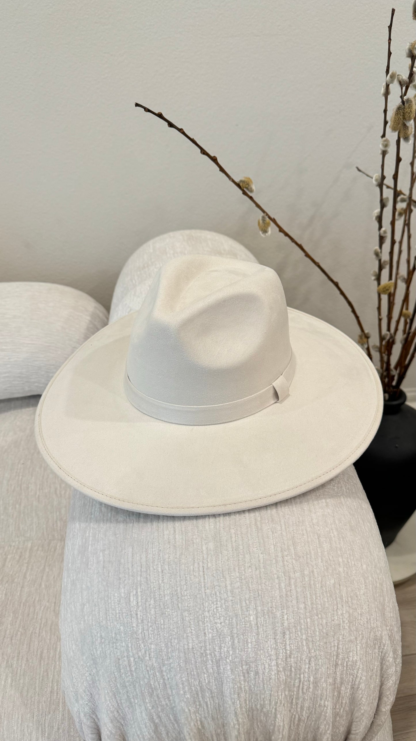 Suede Fedora in Ivory