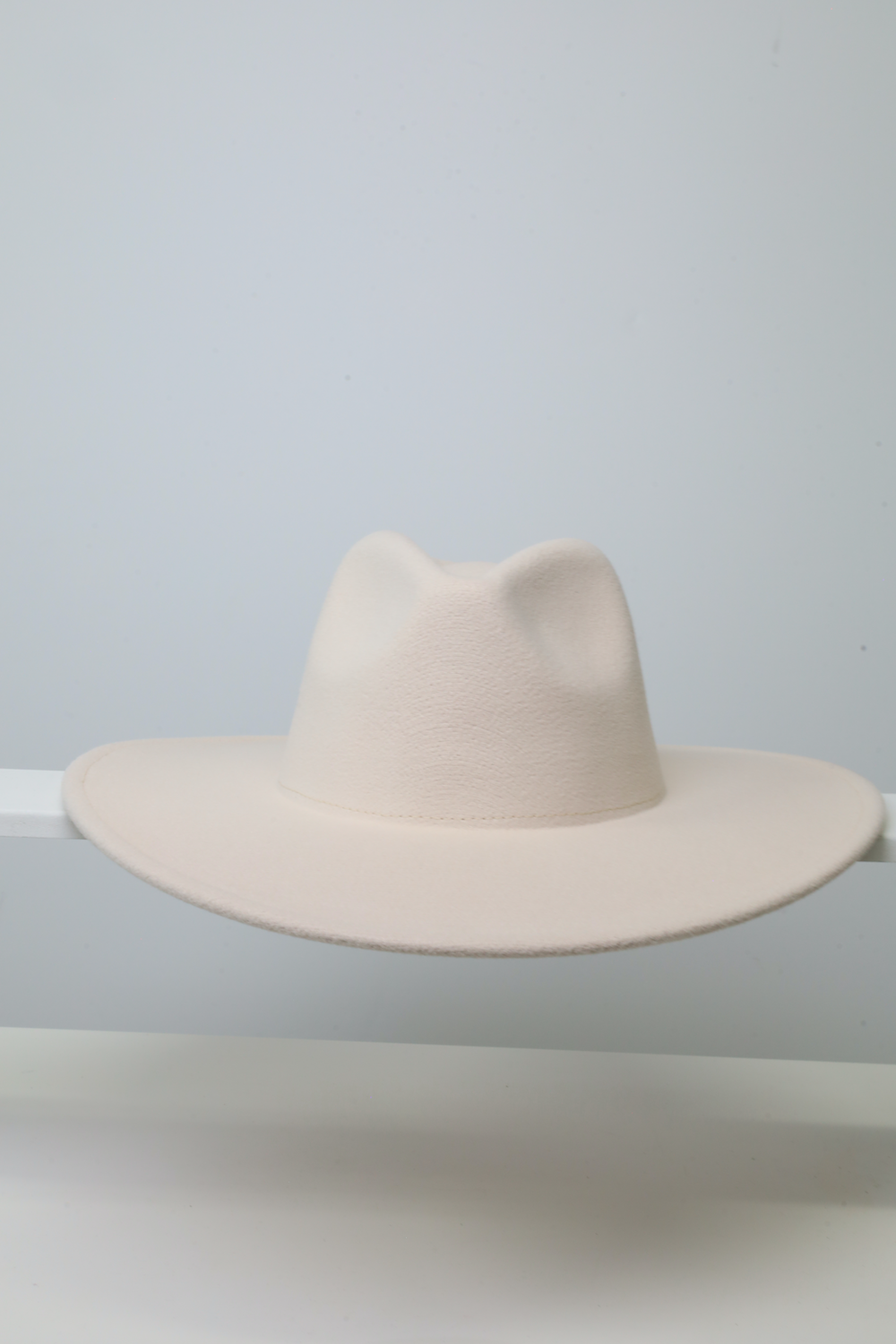 Felt Fedora - Pinch Narrow Crown - Ivory